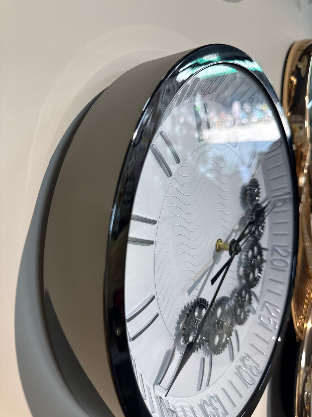 Elegan Moving Gear premium clock